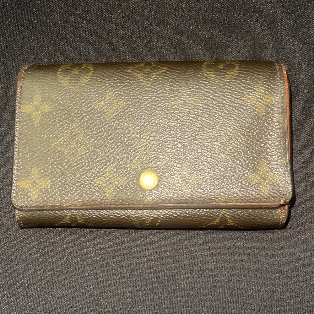 Authentic LV compartment wallet